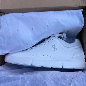 ON The Roger Advantage Womens Size US 8 Sneaker Court Tennis Shoe all white.